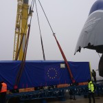 Transport box lowered on the loading rails