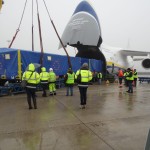 Transport box lowered on the loading rails